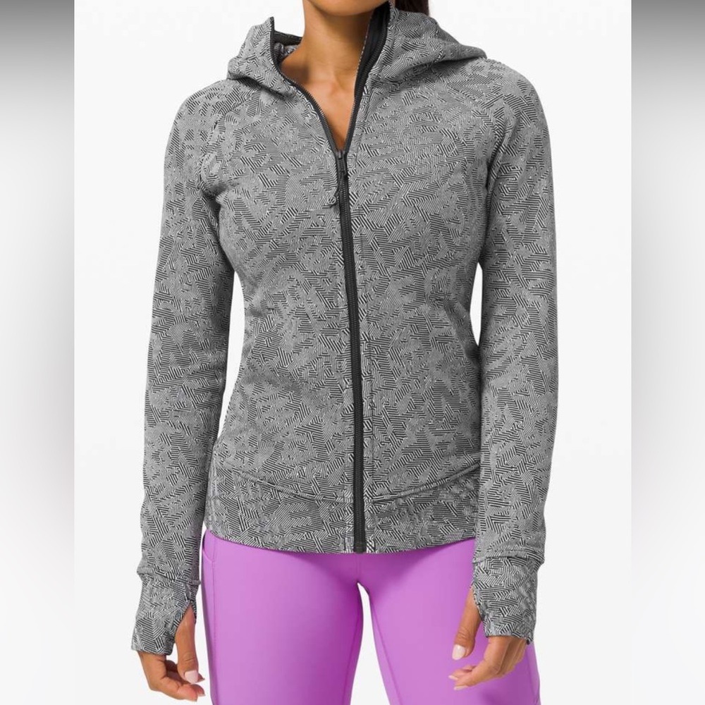 222. Lululemon *RARE* Scuba Full Zip Hoodie “SeaWheeze” size 8 in white/black